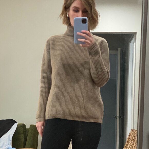 Jenni Kayne Cashmere Turtleneck in Undyed Stone - XS - Picture 5 of 5